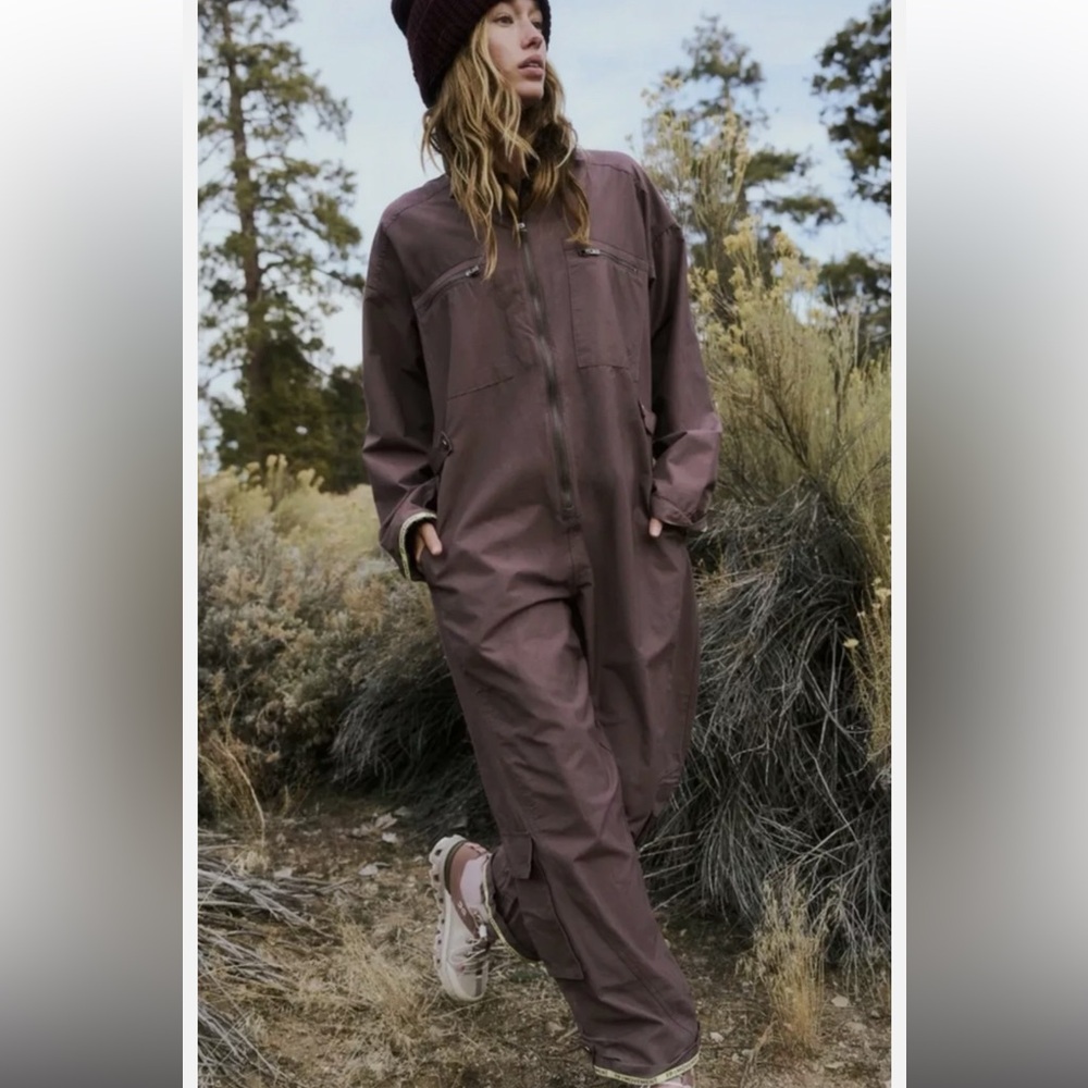 Free People FP Movement Mesmerize Me Coveralls
Utility Jumpsuit 
Size: XS - Picture 2 of 9